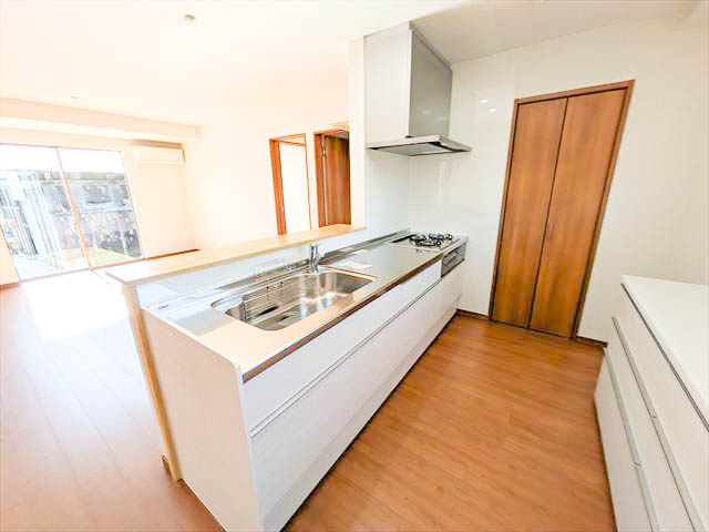 �L�b�`�����t�H�[���@�ɐ���s