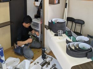 現場でシート張り施工