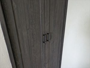 扉のシート張り施工